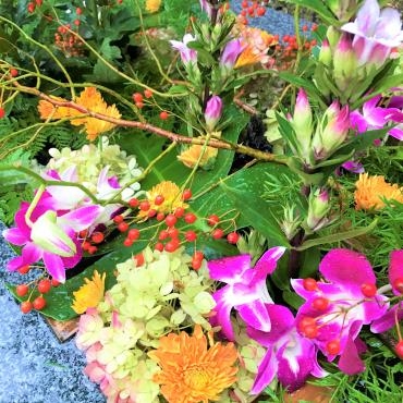 今週の飛行神社の花手水｜「ポピー」　（京都府八幡市の花キューピット加盟店 花屋）のブログ