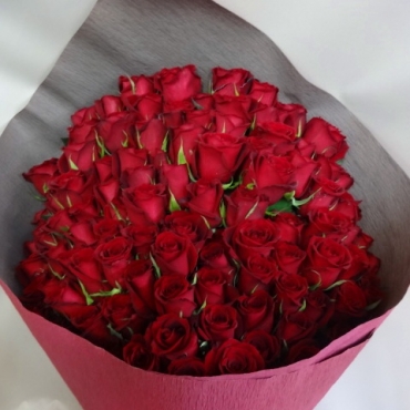 花キューピット加盟店 店舗名：ポピー
フラワーギフト商品番号：900464
商品名：１００本の赤バラの花束（100％の愛）